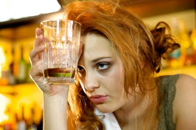 woman-binge-drinking[1].jpg
